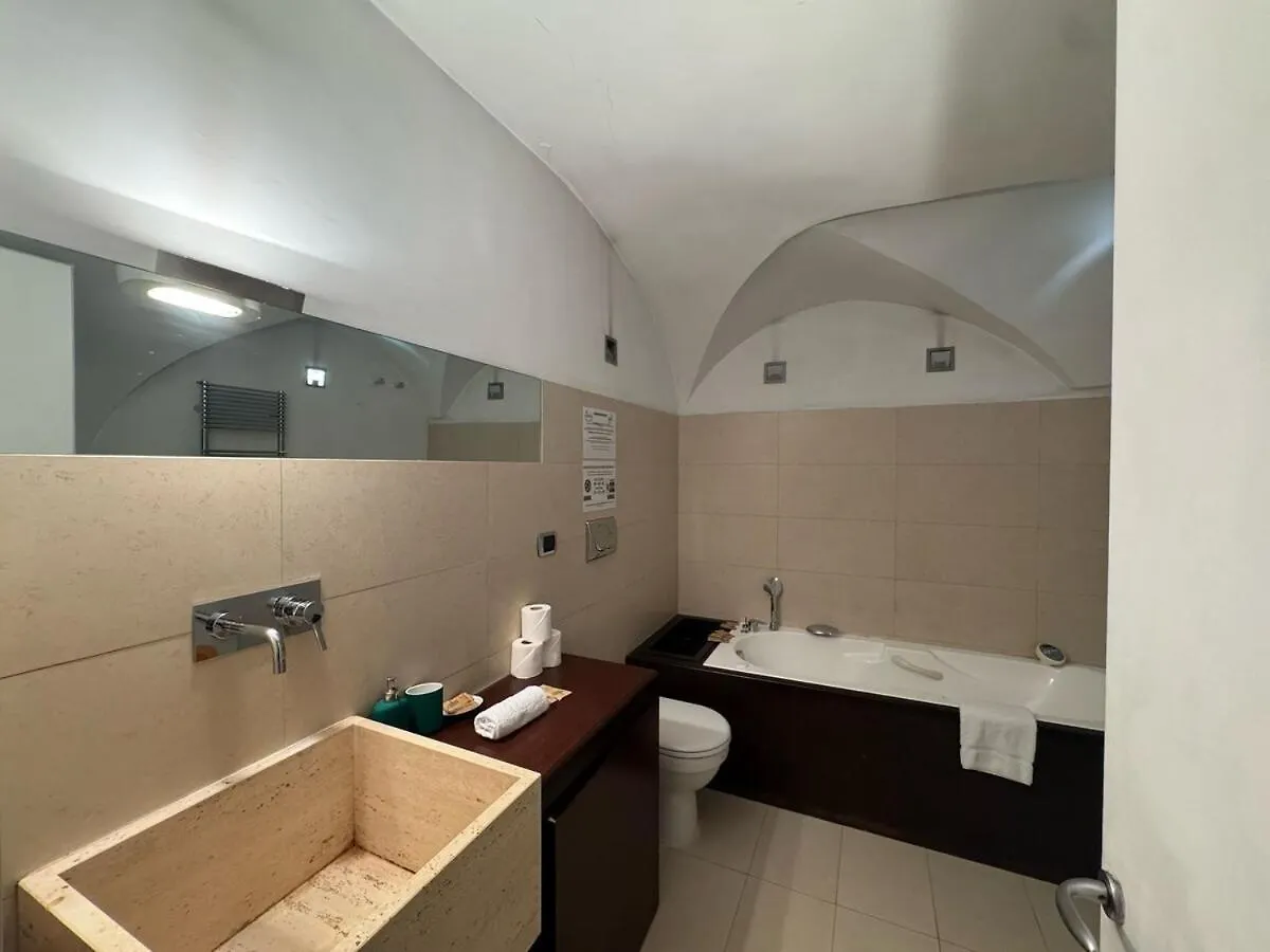 New! Renovated Apt In Ancient Rome Italy