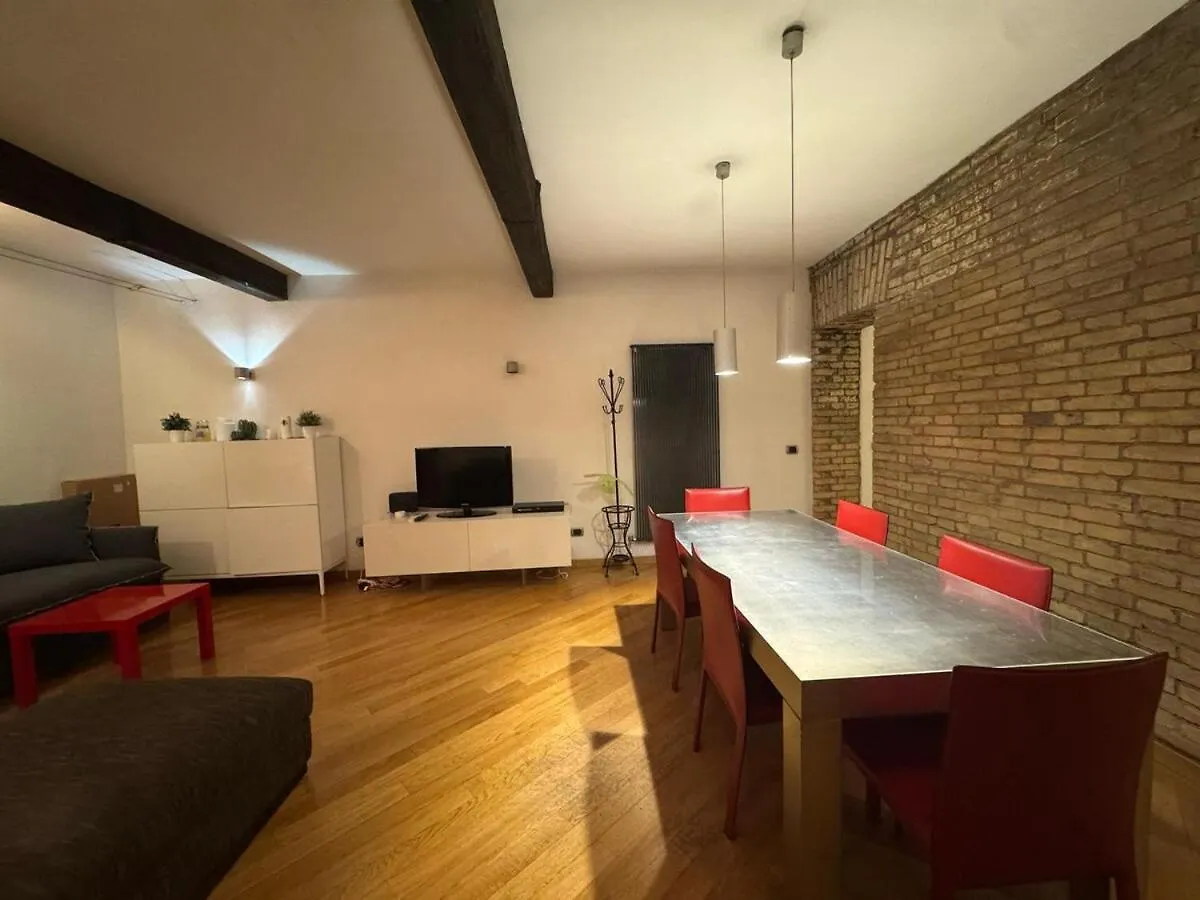 New! Renovated Apt In Ancient Rome