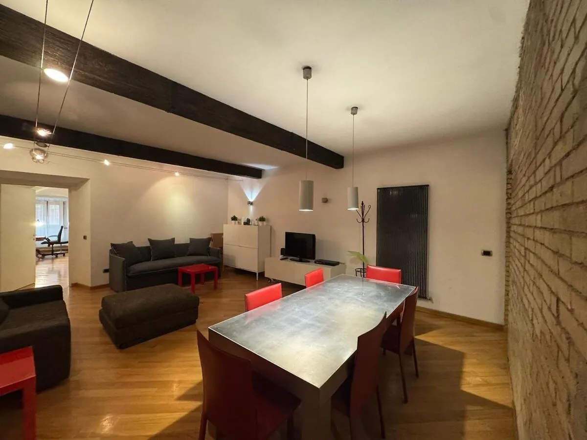 New! Renovated Apt In Ancient Rome